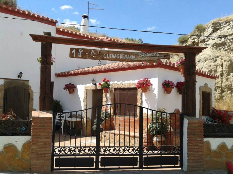 Cuevas del María