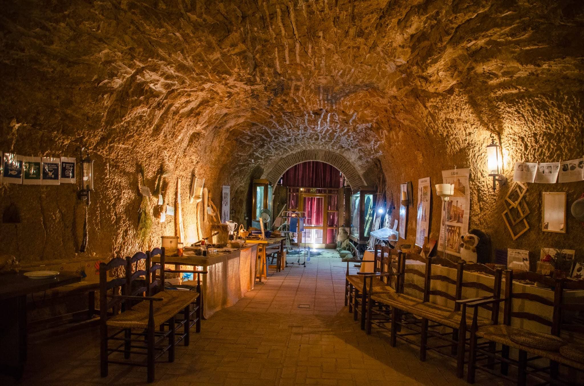 Cuevas Almagruz y Centro de Interpretación